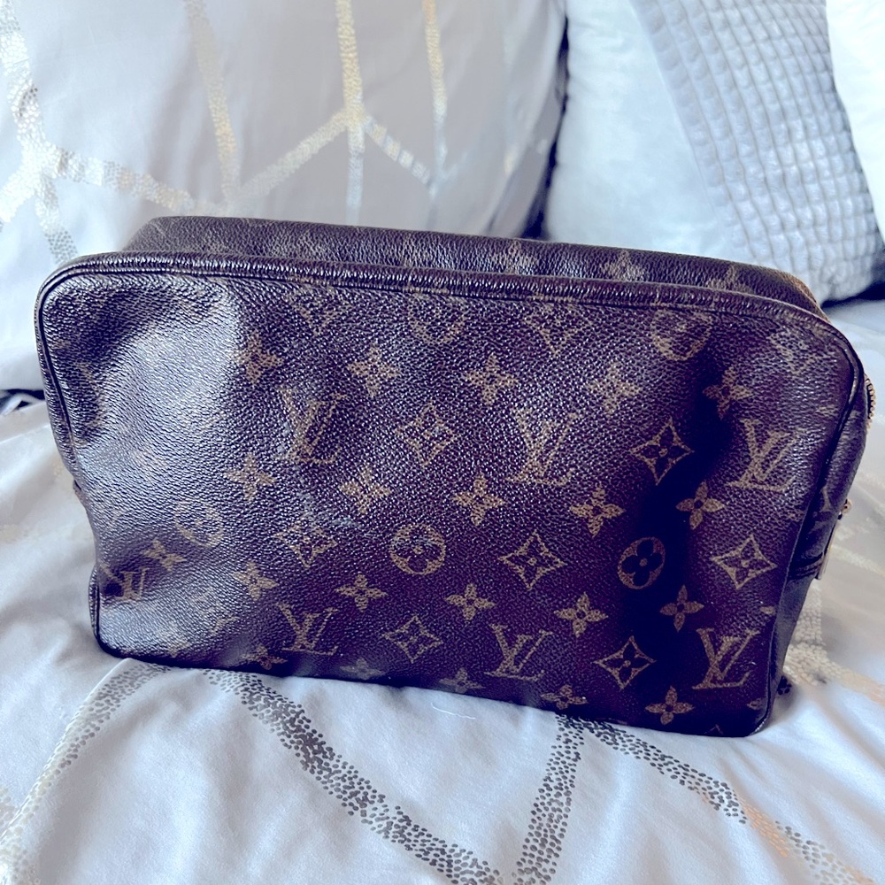 Louis Vuitton Monogram Toilette Trousse 28 Cosmetics Bag